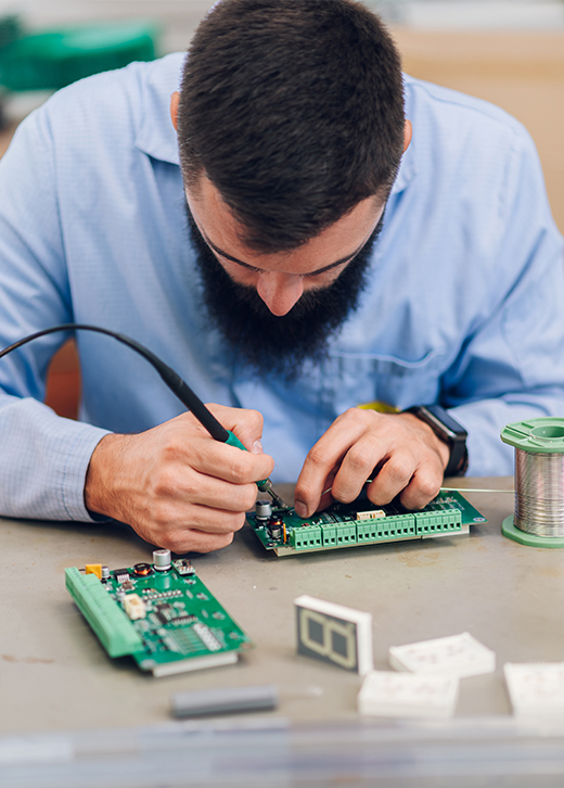 technik elektroniki i informatyki medycznej