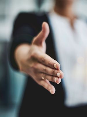 2 wyciągnięta dłoń